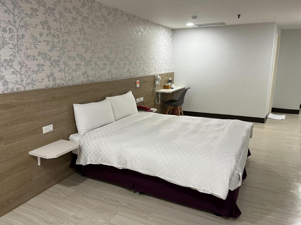 Tie Dao Hotel Tainan Exterior foto
