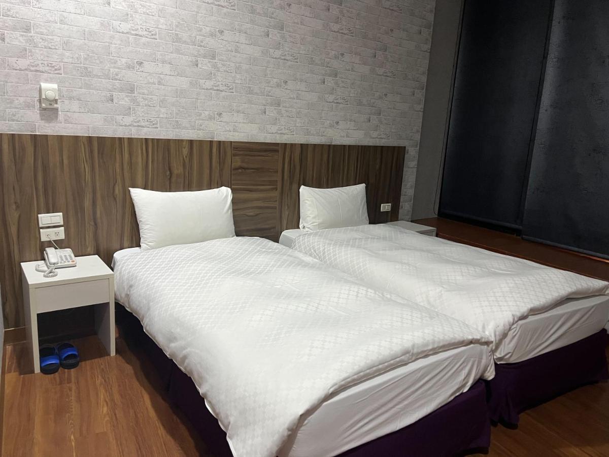 Tie Dao Hotel Tainan Exterior foto