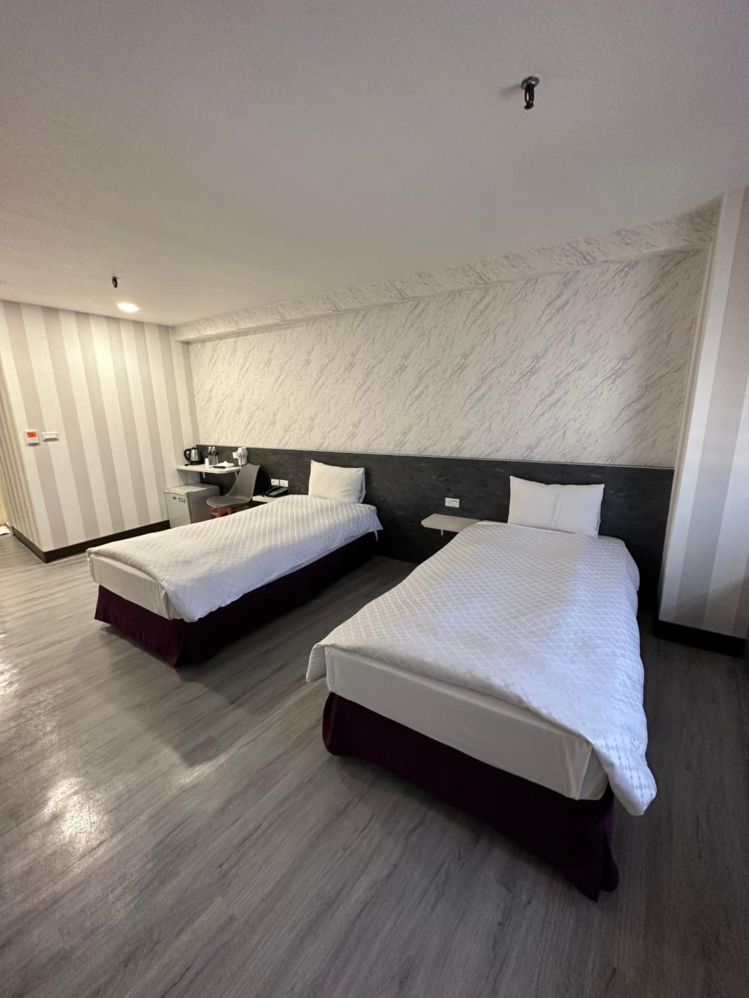 Tie Dao Hotel Tainan Exterior foto