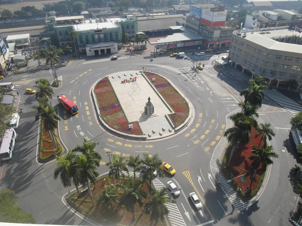 Tie Dao Hotel Tainan Exterior foto