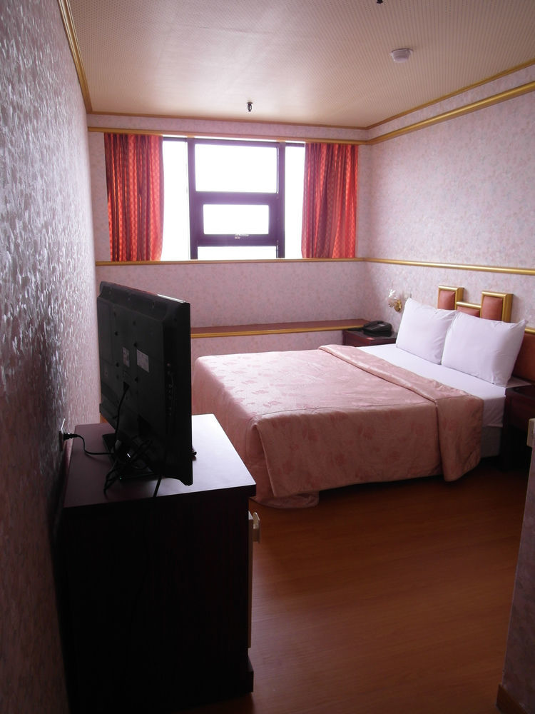 Tie Dao Hotel Tainan Exterior foto